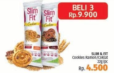 Promo Harga SLIM & FIT Cookies Raisin Cinamon, Dark Coklat per 3 pcs 22 gr - LotteMart