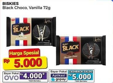 Promo Harga Biskies Black Biscuit Milky Vanilla, Chocolate Creme 72 gr - Alfamart