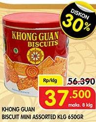 Promo Harga KHONG GUAN Assorted Biscuit Red 650 gr - Superindo