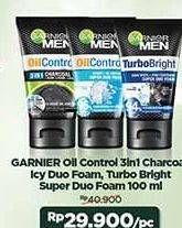 Promo Harga Garnier Men Turbo Light Oil Control Facial Foam 3in1 Charcoal, Super Duo Whitening + Oil Control, Anti Blackheads Brightening Icy Scrub 100 ml - Indomaret