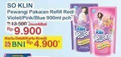 Promo Harga SO KLIN Pewangi Violet, Pink, Blue 900 ml - Indomaret