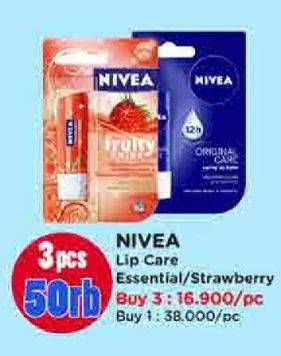 Promo Harga Nivea Lip Balm Original, Strawberry Shine 4 gr - Watsons