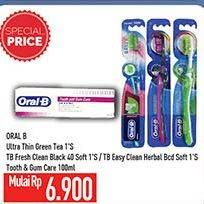 Promo Harga Oral B Toothbrush Fresh Clean/ Ultra Thin  - Hypermart