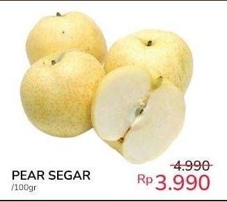 Promo Harga Pear Segar per 100 gr - Indomaret