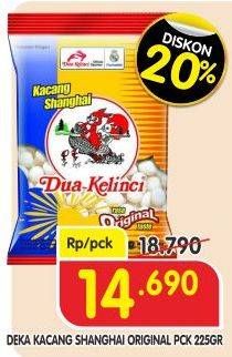 Promo Harga DUA KELINCI Kacang Shanghai Original 225 gr - Superindo