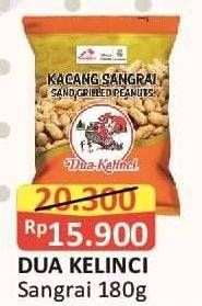 Promo Harga DUA KELINCI Kacang Sangrai 180 gr - Alfamart