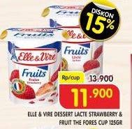 Promo Harga ELLE & VIRE Dessert Lacte Strawberry, Fruit Fraise 125 gr - Superindo