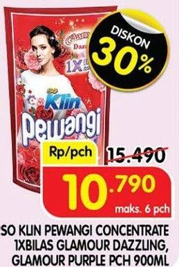 Promo Harga SO KLIN Pewangi Sekali Bilas Glamour Dazzling, Glamour Purple 900 ml - Superindo