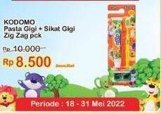 Promo Harga KODOMO Toothbrush & Toothpaste  2 in 1 Soft Zig Zag 2 pcs - Indomaret