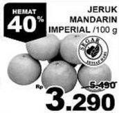 Promo Harga Jeruk Mandarin Imperial per 100 gr - Giant