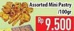 Promo Harga Assorted Mini Pastry per 100 gr - Hypermart