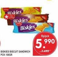 Promo Harga BISKIES Sandwich Biscuit All Variants 108 gr - Superindo