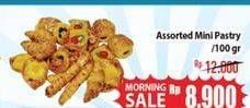 Promo Harga Assorted Mini Pastry per 100 gr - Hypermart