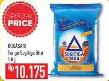 Promo Harga Bogasari Tepung Terigu Segitiga Biru 1 kg - Hypermart