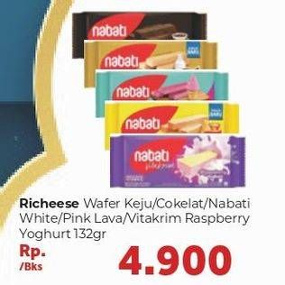 Promo Harga NABATI Wafer Pink Lava, Richeese, Richoco, White 132 gr - Carrefour