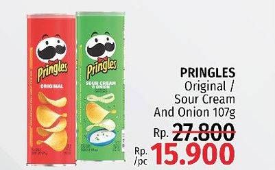 Promo Harga PRINGLES Potato Crisps Original, Sour Cream Onion 107 gr - LotteMart