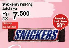 Promo Harga SNICKERS Chocolate Single 51 gr - Carrefour