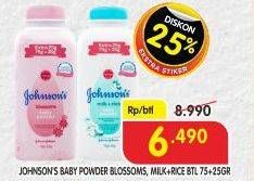 Promo Harga JOHNSONS Baby Powder Blossom, Milk + Rice 100 gr - Superindo