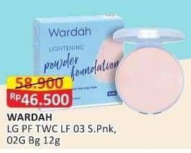 Promo Harga Wardah Lightening Powder Foundation 03 Sheer Pink, 02 Golden Beige 12 gr - Alfamart