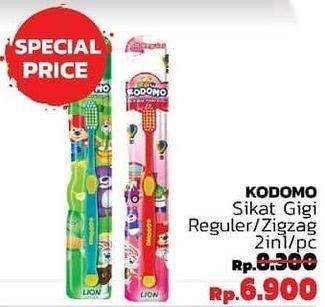 Promo Harga KODOMO Toothbrush Kids 6+  Zig Zag, Regular  - LotteMart