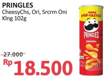 Promo Harga Pringles Potato Crisps Cheesy Cheese, Original, Sour Cream Onion 107 gr - Alfamidi