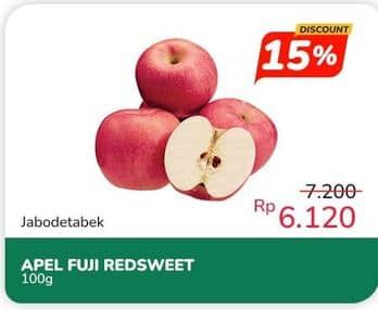 Promo Harga Apel Fuji Red Sweet per 100 gr - Indomaret