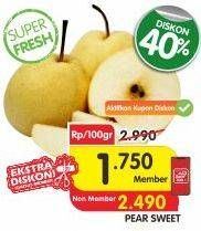 Promo Harga Pear Sweet per 100 gr - Superindo