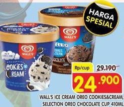 Promo Harga WALLS Selection Oreo Cookies Cream, Oreo Cookies Cream Chocolate 410 ml - Superindo