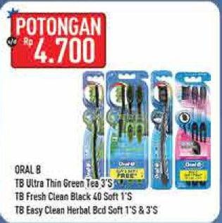Promo Harga ORAL B Toothbrsuh Green Tea/Fresh Clean Black Toothbrush  - Hypermart