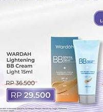 Promo Harga Wardah Lightening BB Cream Light 15 ml - Indomaret