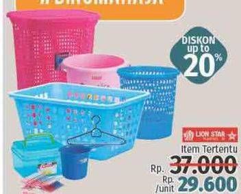 Promo Harga LION STAR Perlengkapan Rumah Tangga Plastik  - LotteMart