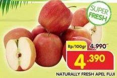 Promo Harga NATURALLY Fresh Apel Fuji per 100 gr - Superindo