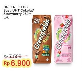 Promo Harga Greenfields UHT Chocolate, Strawberry 250 ml - Indomaret