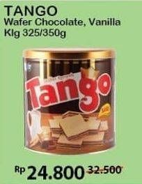 Promo Harga TANGO Wafer Chocolate, Vanilla Milk  - Alfamart