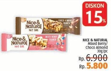 Promo Harga NICE & NATURAL Nut Bar Mixed Berry, Choco Almond 30 gr - LotteMart