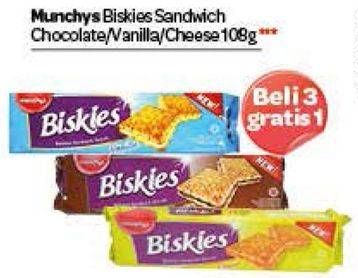 Promo Harga BISKIES Sandwich Biscuit Chocolate, Vanilla, Cheese per 3 pouch 108 gr - Carrefour