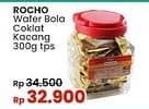 Promo Harga Rocho Wafer Bola Coklat Kacang 300 gr - Indomaret