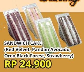 Promo Harga Sandwich Cake Red Velvet, Pandan Avocado, Oreo Black Forest, Strawberry  - Hypermart
