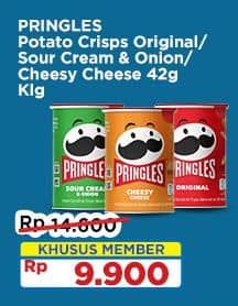 Promo Harga Pringles Potato Crisps Original, Sour Cream Onion, Cheesy Cheese 42 gr - Indomaret