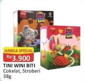 Promo Harga TINI WINI BITI Biskuit Crackers Cokelat, Strawberry 38 gr - Alfamart