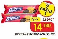 Promo Harga BISKUAT Sandwich Chocolate per 3 pouch 118 gr - Superindo