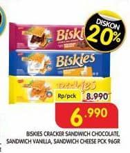 Promo Harga Biskies Sandwich Biscuit Chocolate, Vanilla, Cheese 108 gr - Superindo