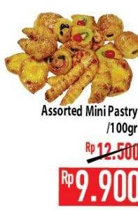 Promo Harga Assorted Mini Pastry per 100 gr - Hypermart