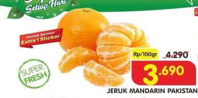 Promo Harga Jeruk Mandarin Pakistan per 100 gr - Superindo