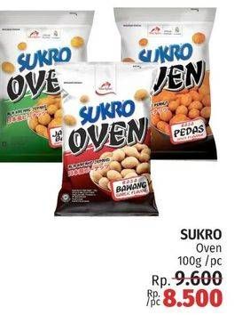 Promo Harga Dua Kelinci Kacang Sukro Oven Rasa Bawang, Oven Rasa Jagung Bakar, Oven Pedas 100 gr - LotteMart
