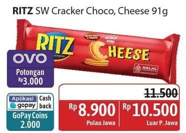 Promo Harga Ritz Crackers Sandwich Chocolate, Cheese 91 gr - Alfamidi