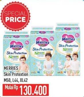 Promo Harga Merries Pants Skin Protection L44, M50, XL42 42 pcs - Hypermart