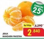 Promo Harga Jeruk Mandarin Pakistan per 100 gr - Superindo