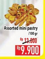 Promo Harga Assorted Mini Pastry per 100 gr - Hypermart