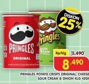 Promo Harga Pringles Potato Crisps Original, Cheesy Cheese, Sour Cream Onion 42 gr - Superindo
